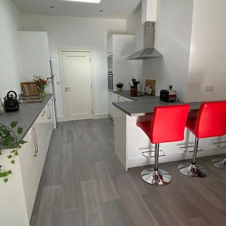Apt 4 - Silver Spruce Apartment Киларни Екстериор снимка